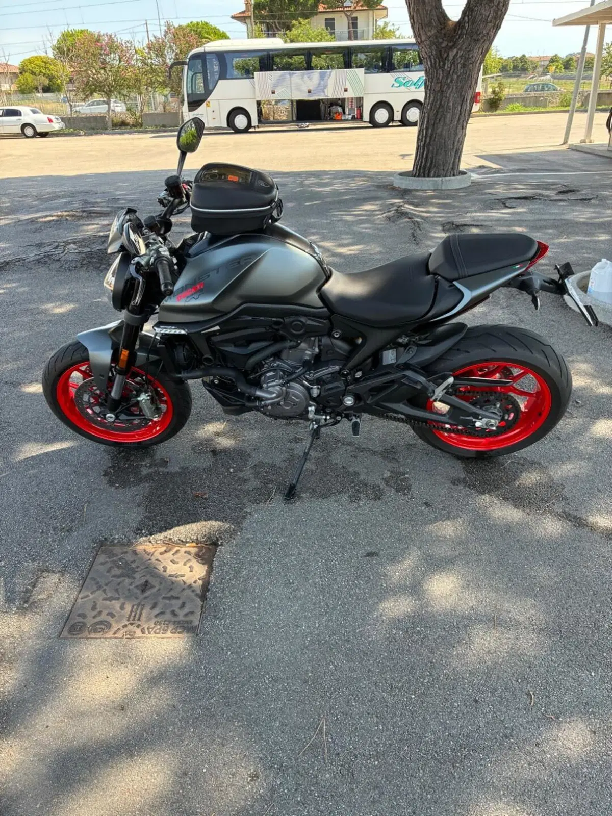Ducati Monster 937 + (2021 - 25) (7)