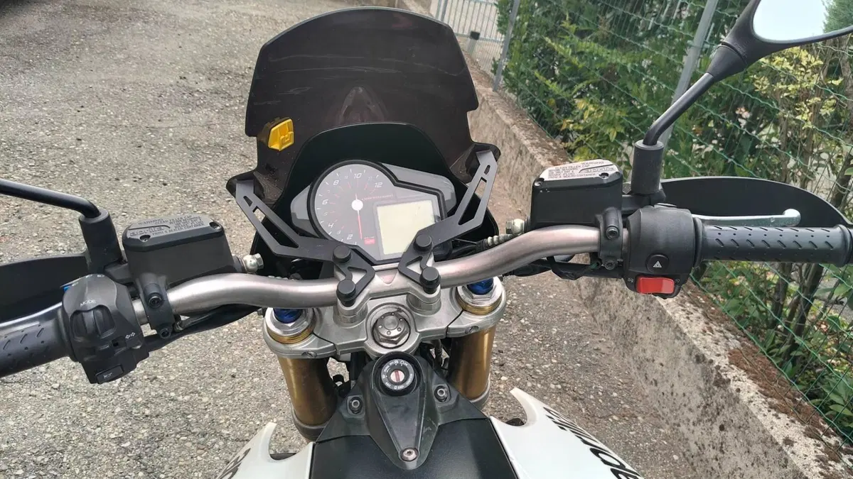 Aprilia Dorsoduro 750 (2009 - 14) (3)