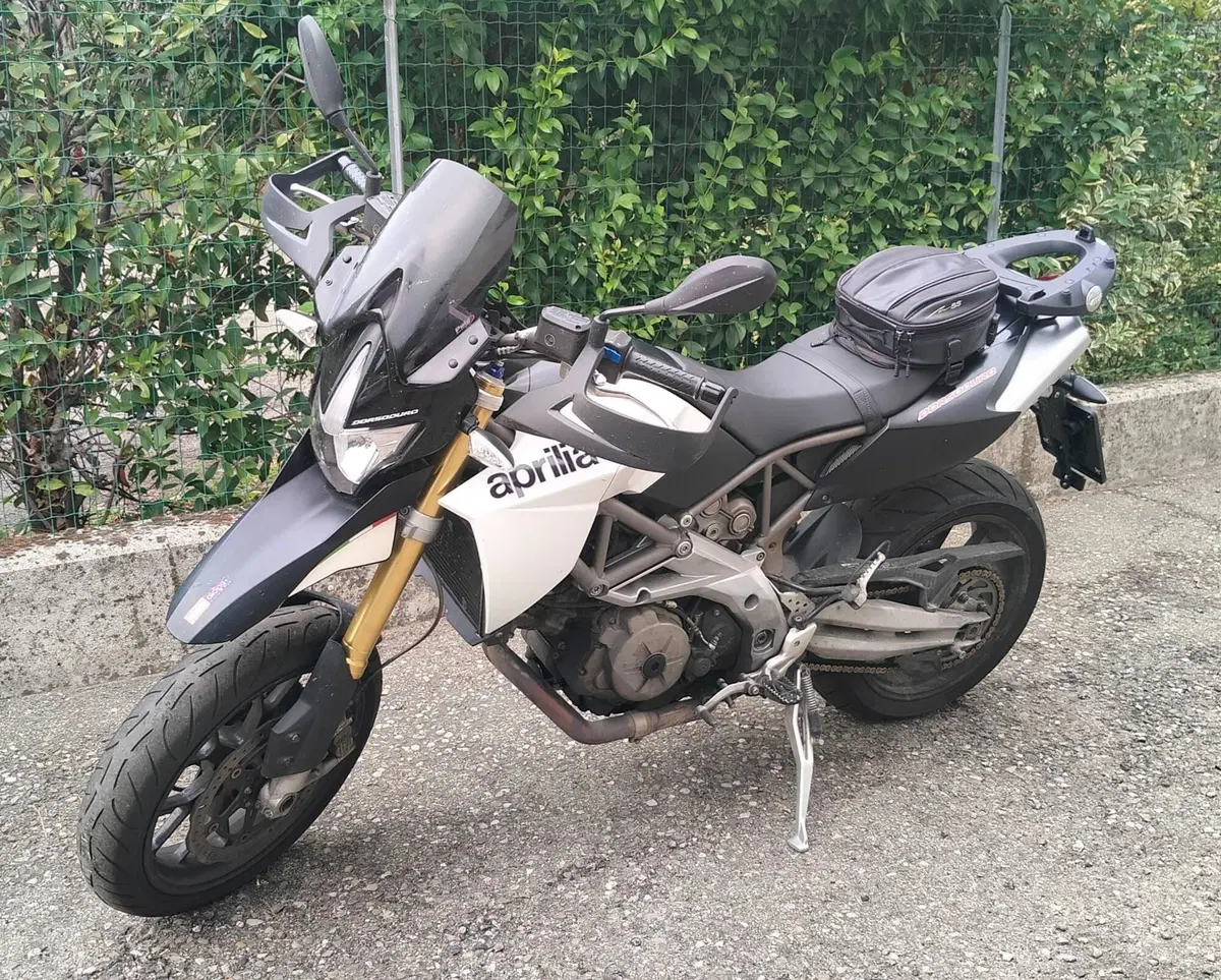 Aprilia Dorsoduro 750 (2009 - 14) (2)