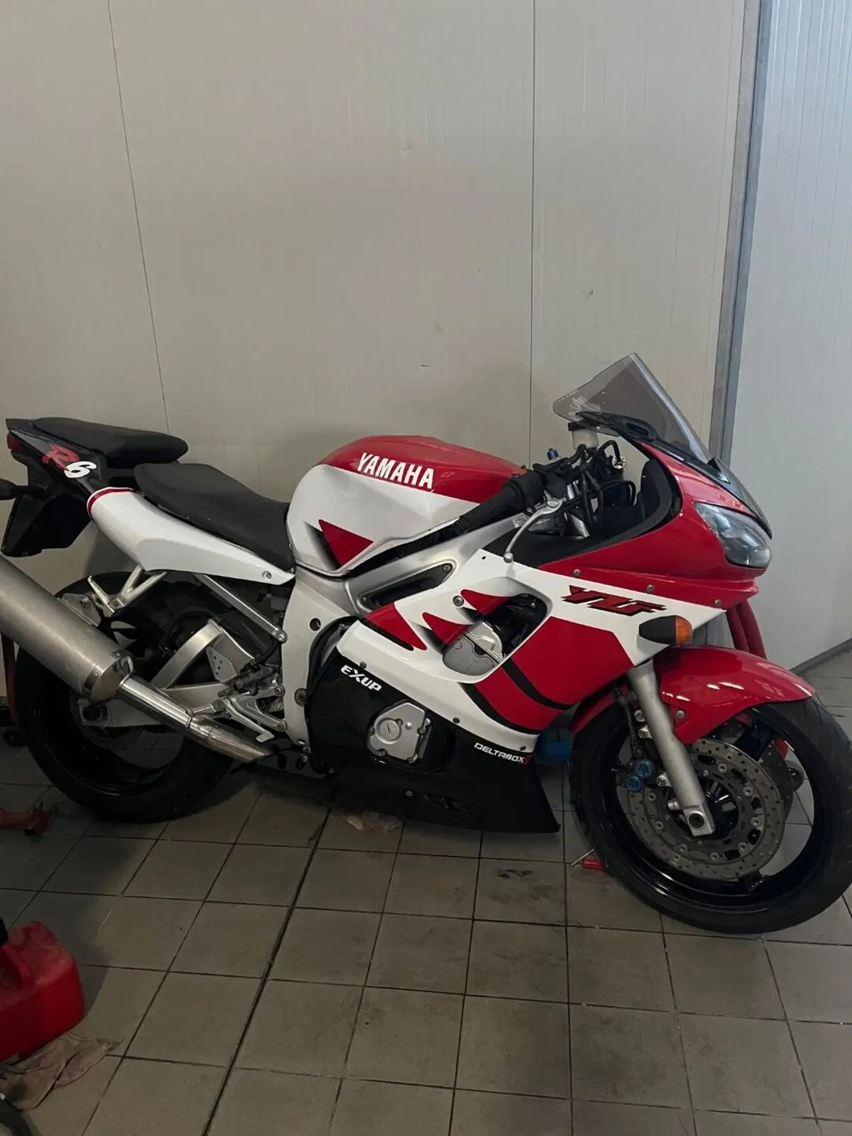 Yamaha YZF R6 (1999 - 00)