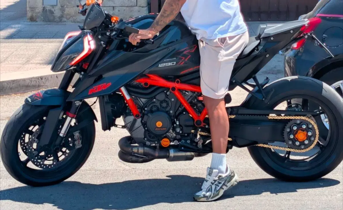 KTM 1290 Super Duke R (2021)