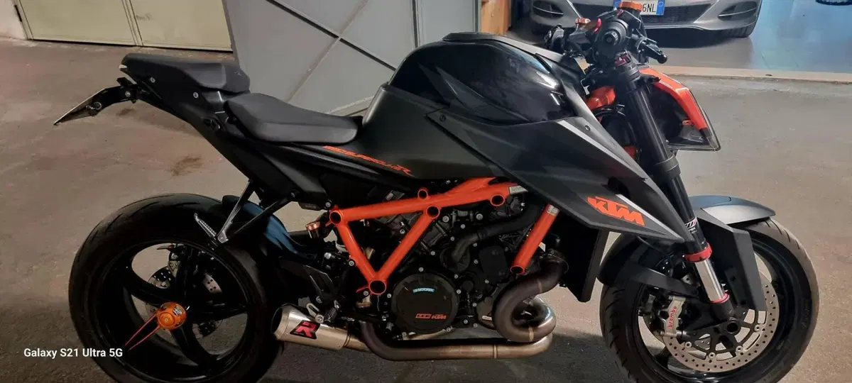 KTM 1290 Super Duke R (2021) (4)