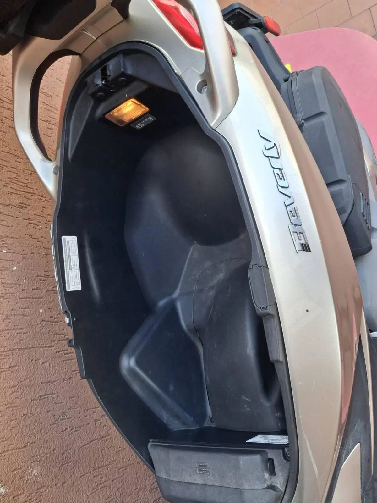 Piaggio Beverly 400 ABS-ASR (2021 - 24) (4)