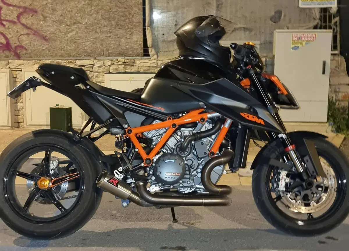 KTM 1290 Super Duke R (2021) (7)