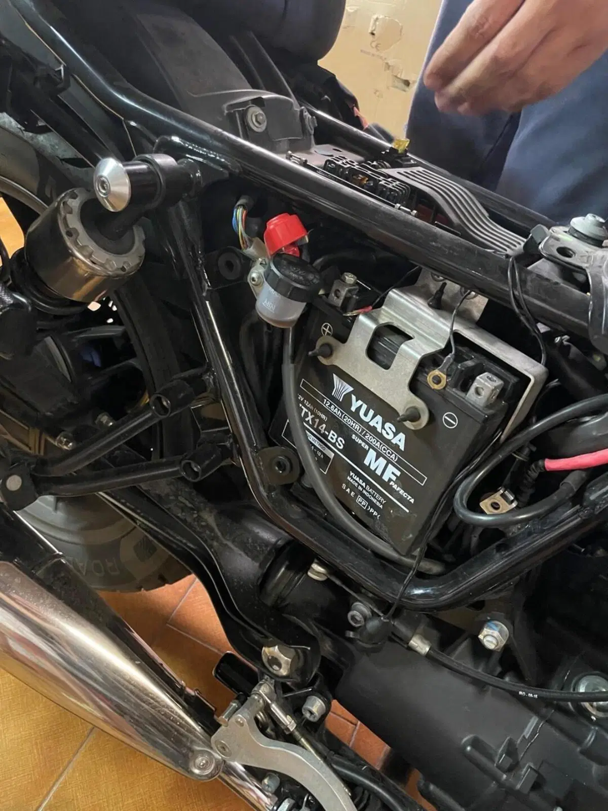 Moto Guzzi V7 II Stone (2015 - 17) (8)