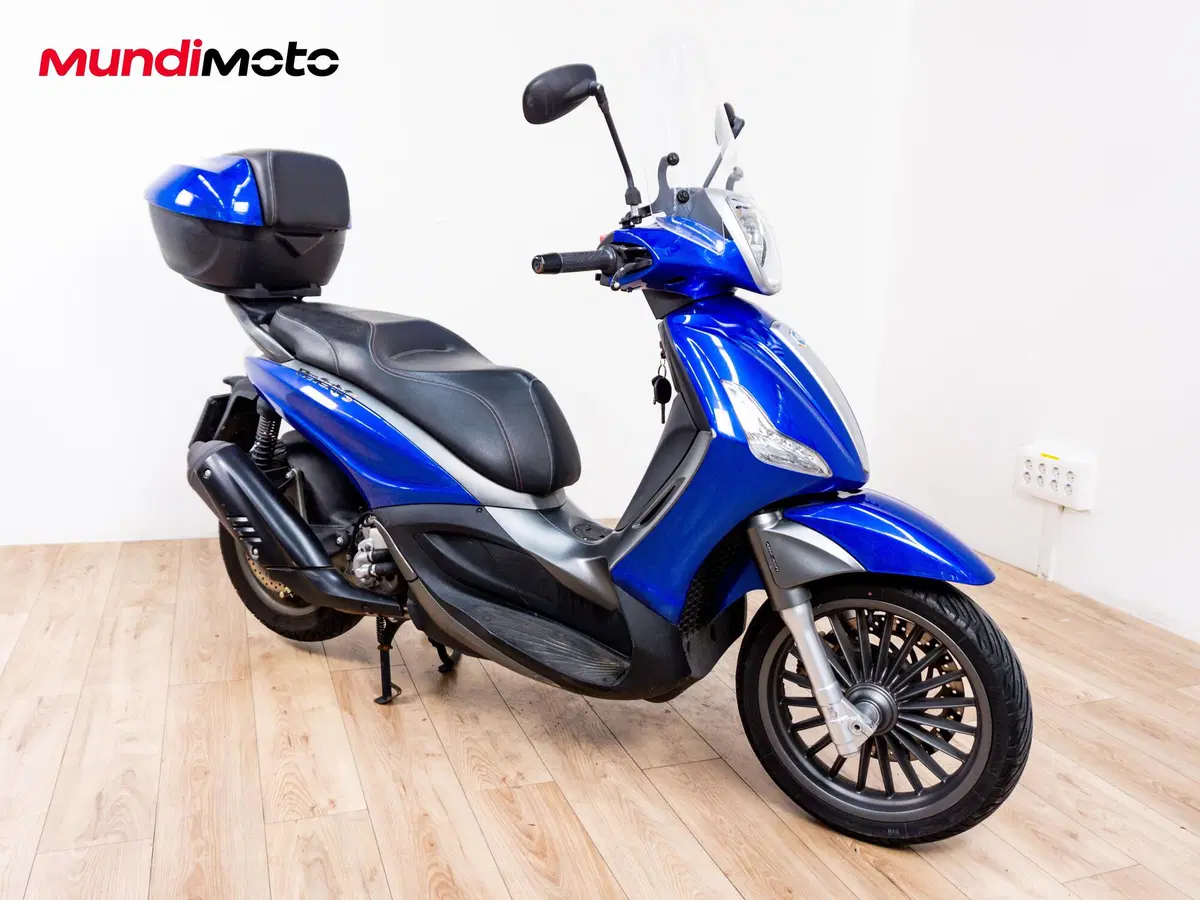 Piaggio Beverly 300 ABS-ASR (2021 - 25) (2)