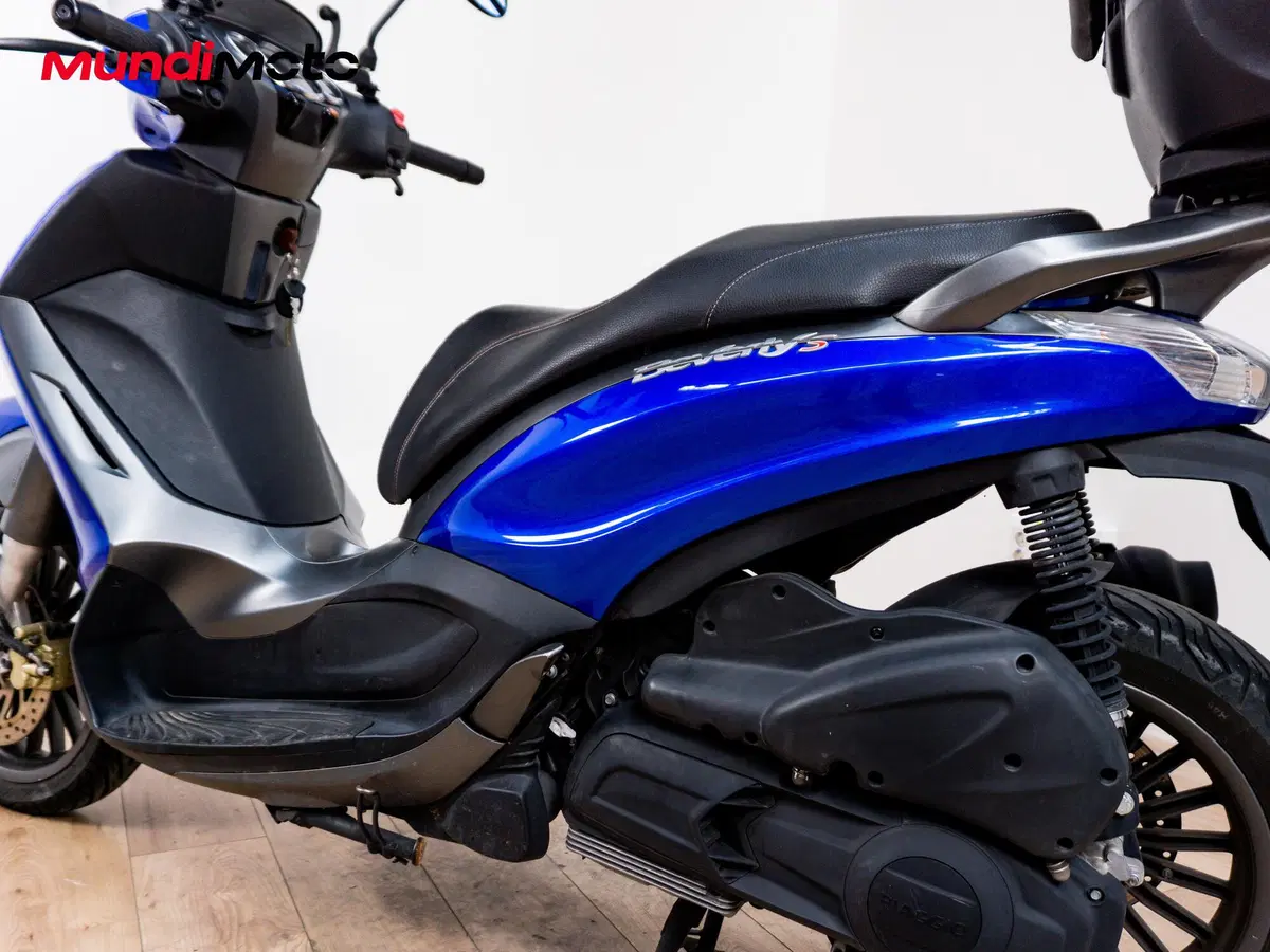 Piaggio Beverly 300 ABS-ASR (2021 - 25) (10)