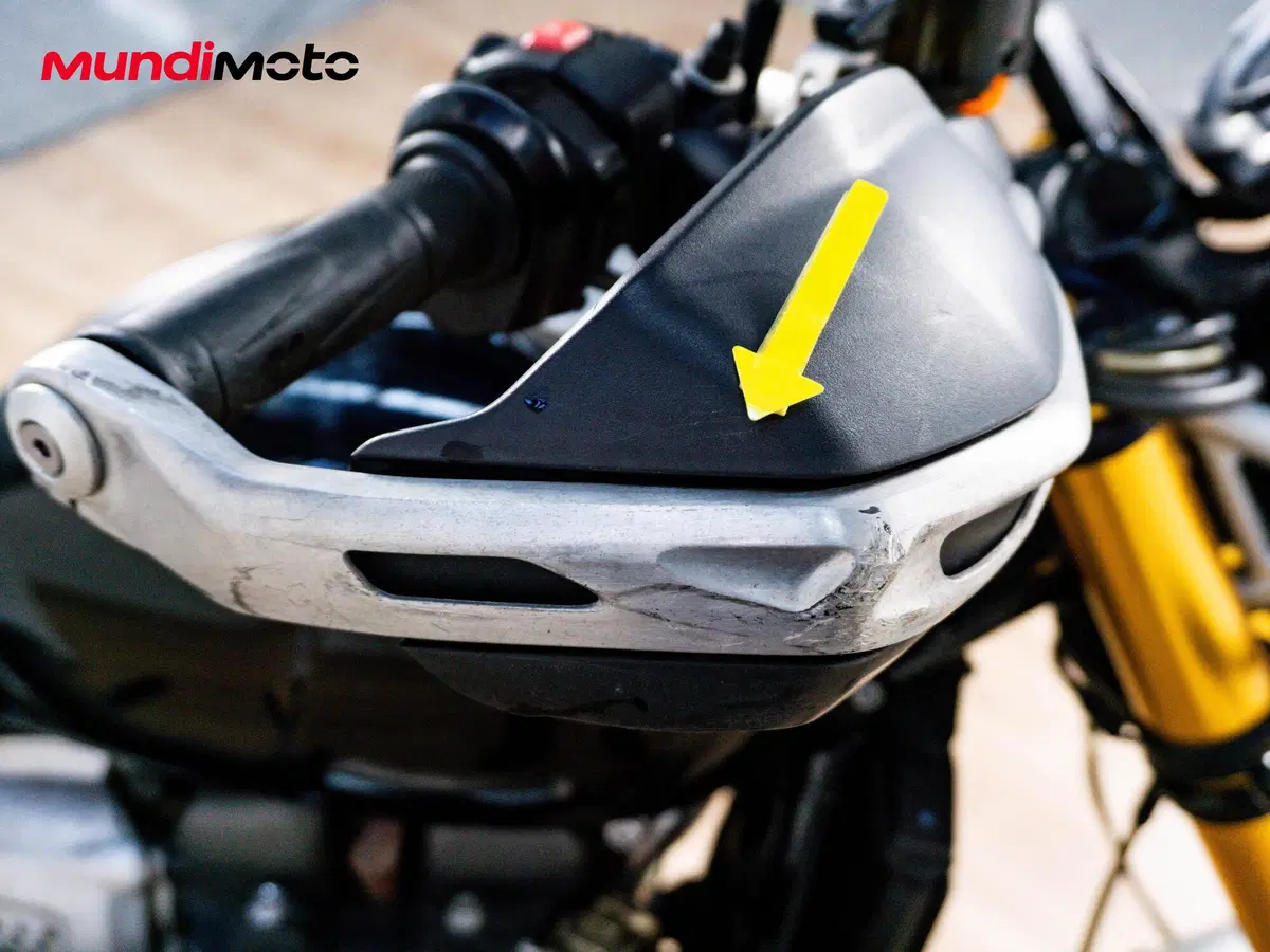 Triumph Scrambler 1200 XE Gold Line Edition (2021 - 22) (23)