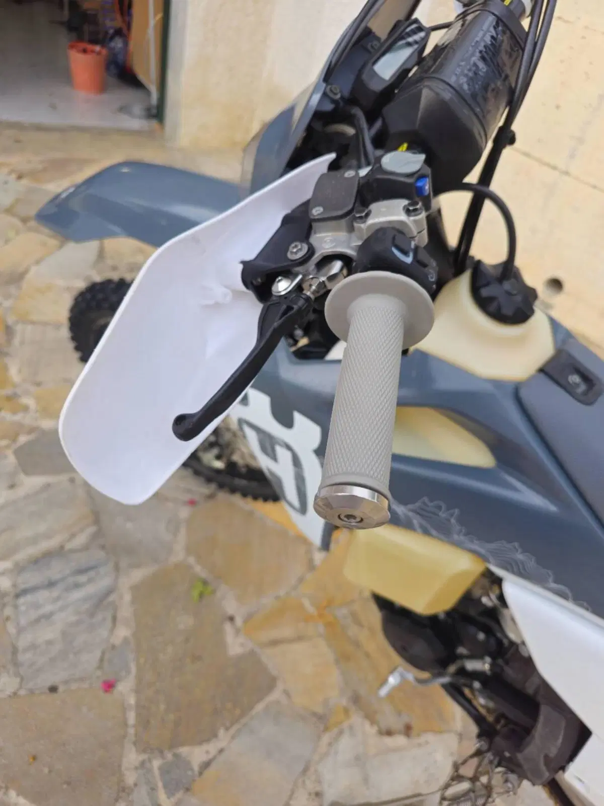 Husqvarna FE 350 Pro (2024) (9)