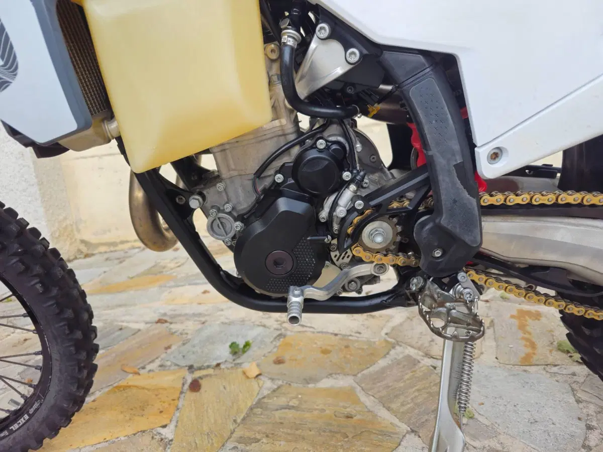 Husqvarna FE 350 Pro (2024) (6)