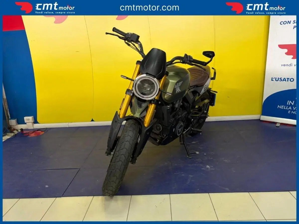 Moto Morini SEIEMMEZZO SCR (2022 - 26) (2)