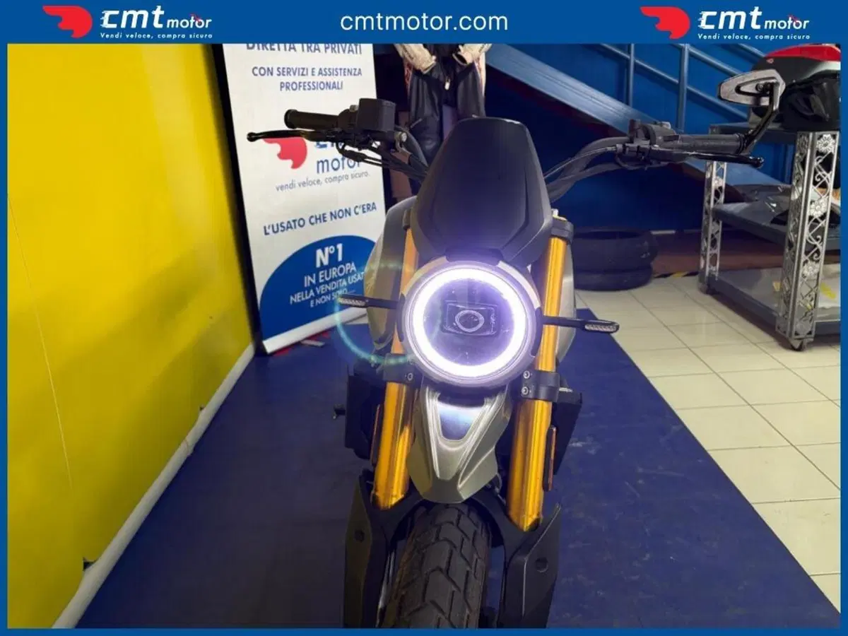 Moto Morini SEIEMMEZZO SCR (2022 - 26) (8)