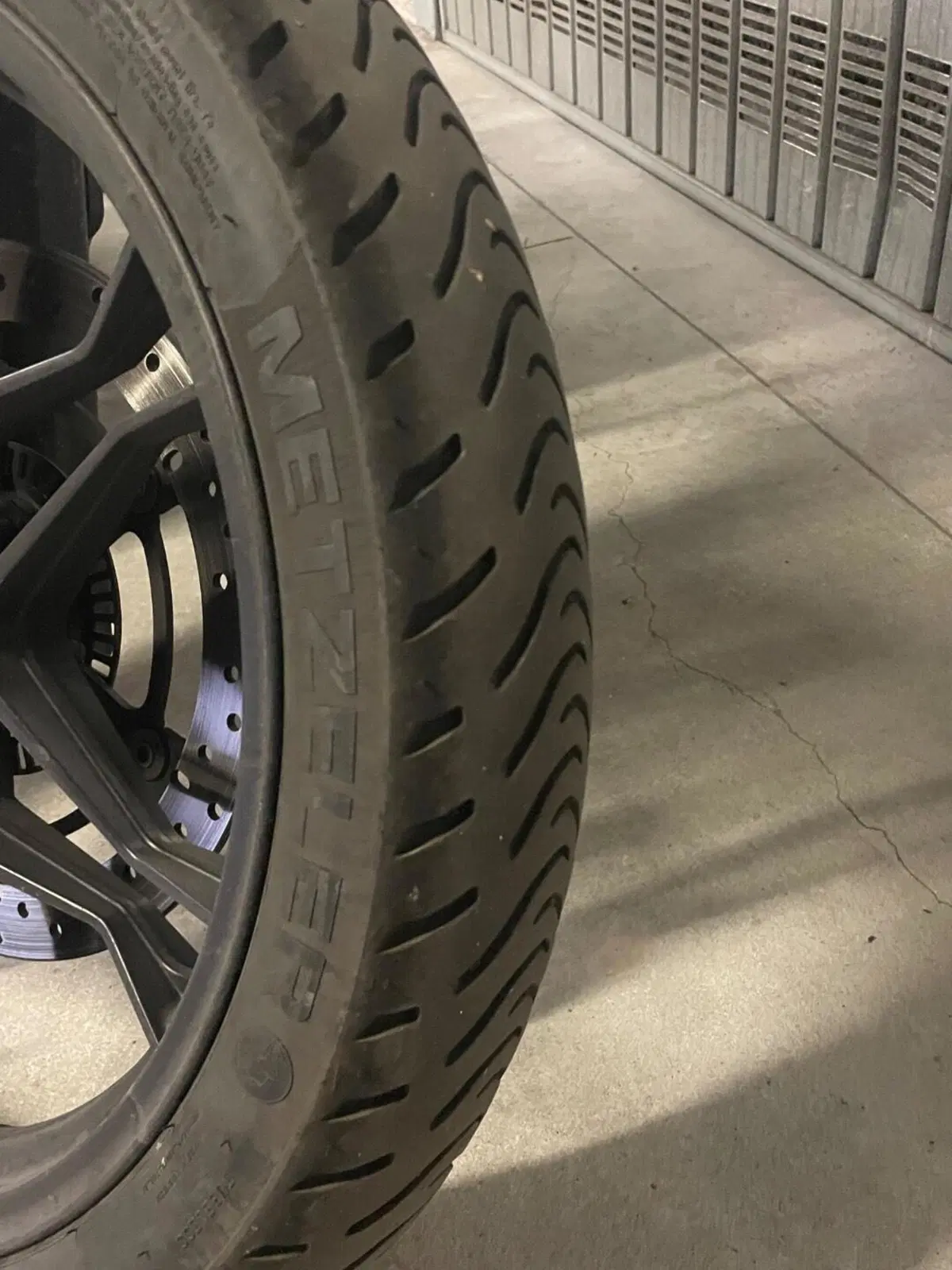 Moto Guzzi V7 III Stone (2017 - 20) (8)