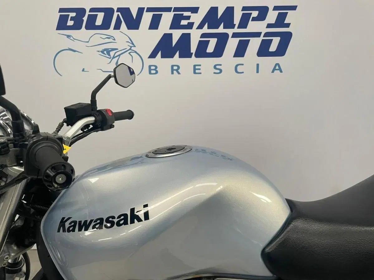 Kawasaki ZR-7 (2001 - 04) (3)