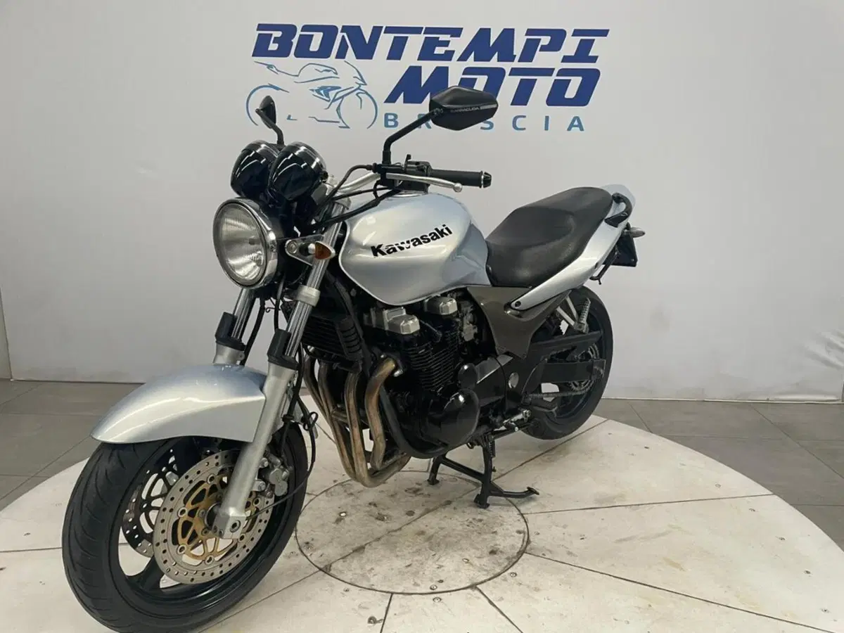 Kawasaki ZR-7 (2001 - 04) (4)