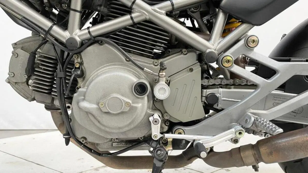 Ducati Monster 620 I.E. Dark (2002) (4)