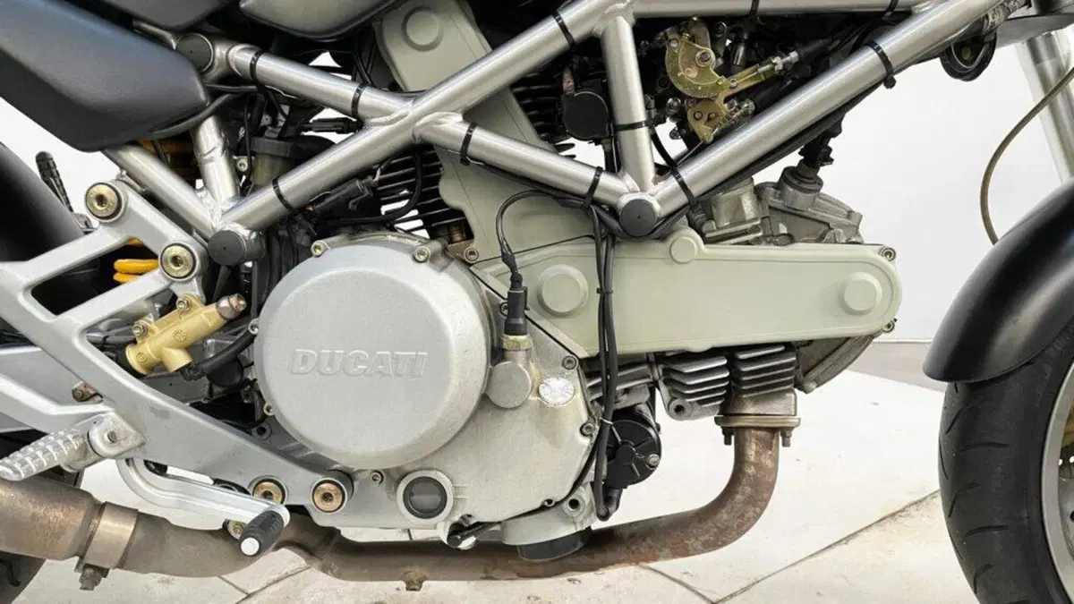 Ducati Monster 620 I.E. Dark (2002) (7)