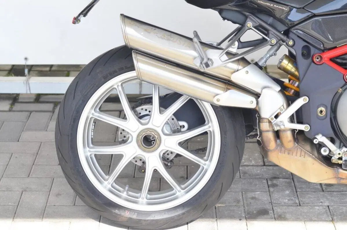 MV Agusta Brutale 750 S (2002 - 06) (2)