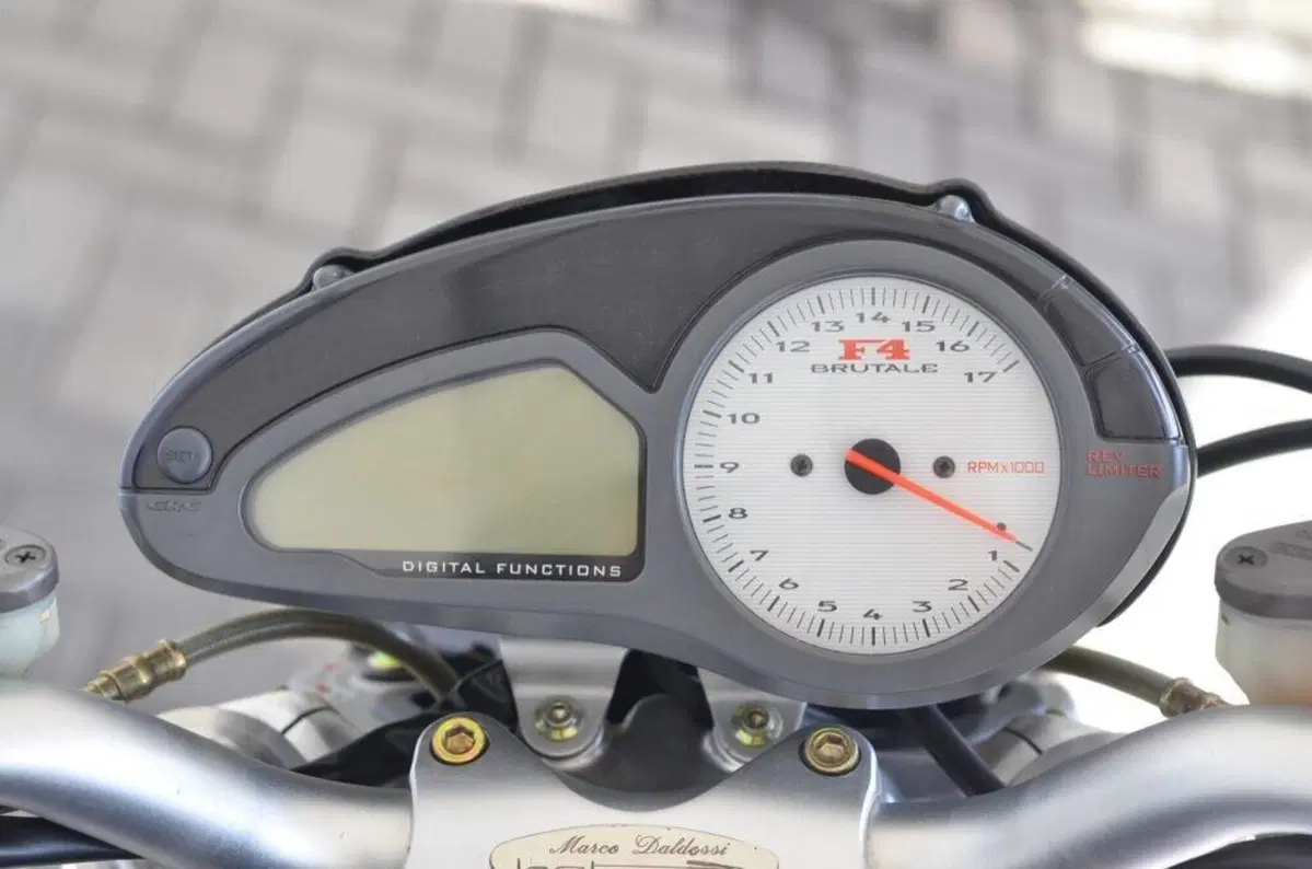 MV Agusta Brutale 750 S (2002 - 06) (12)