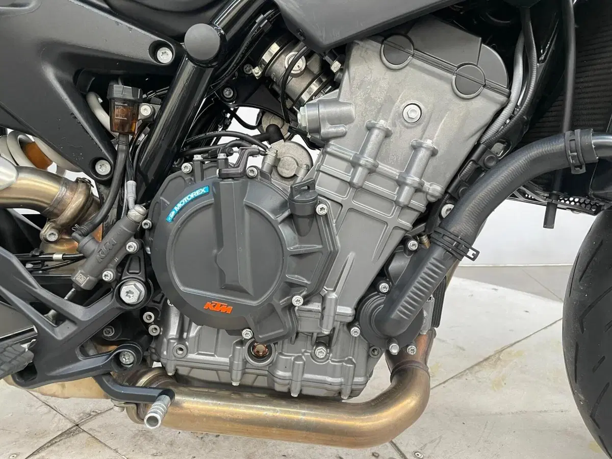 KTM 890 Duke (2021 - 23) (8)