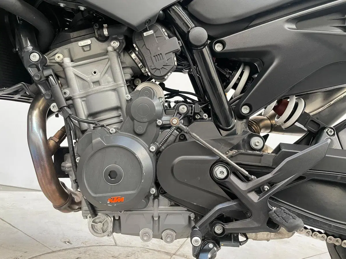 KTM 890 Duke (2021 - 23) (11)