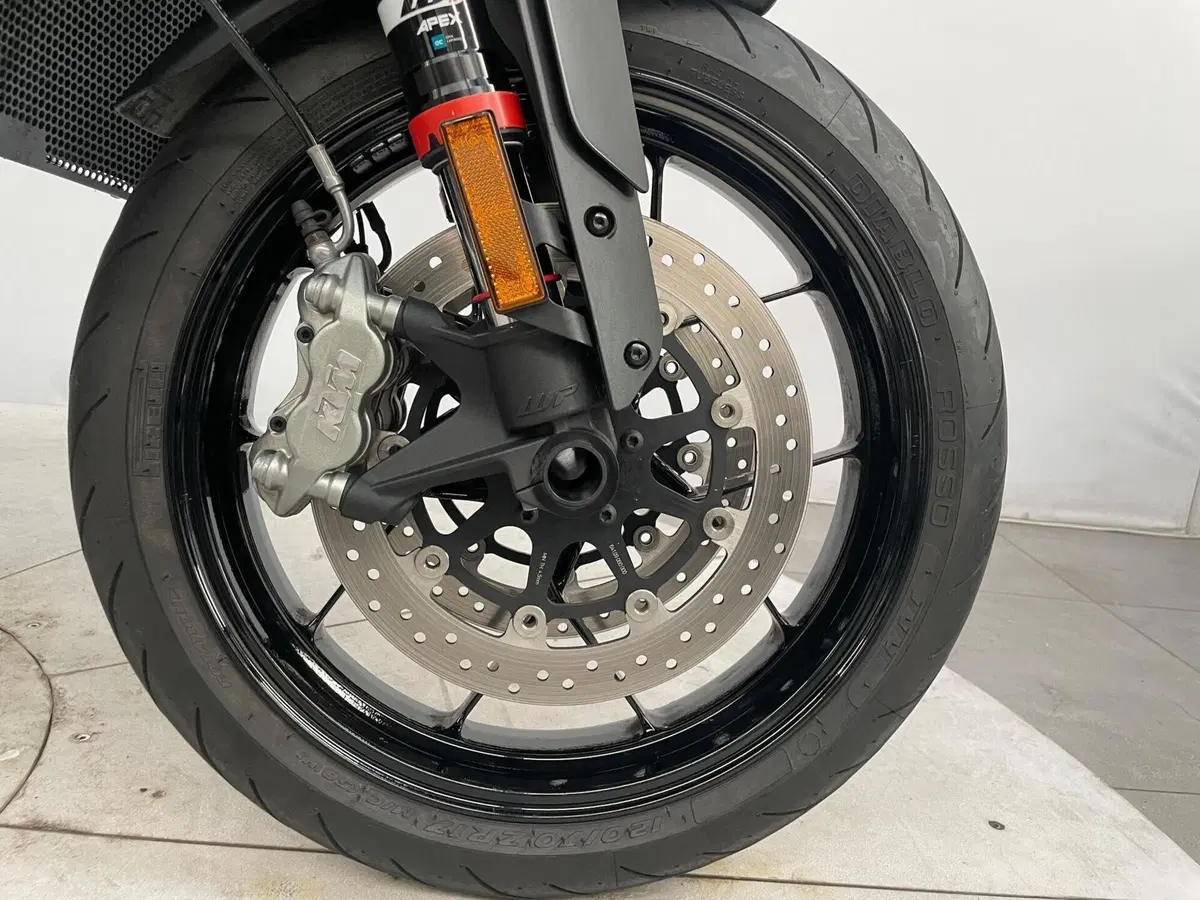 KTM 890 Duke (2021 - 23) (13)