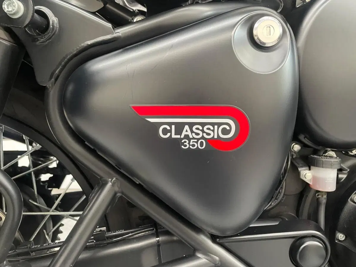Royal Enfield Classic 350 (2021 - 26) (8)