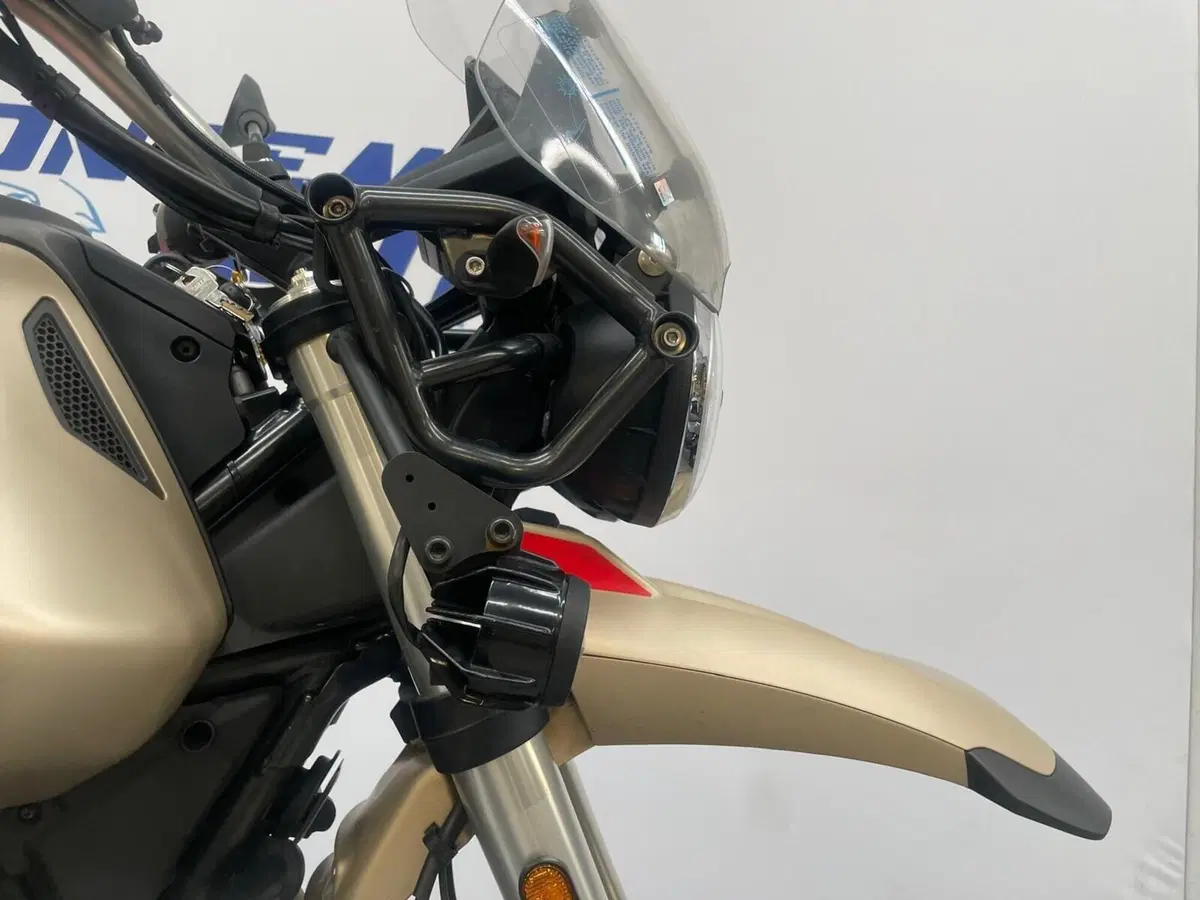 Moto Guzzi V85 TT Travel (2020) (6)
