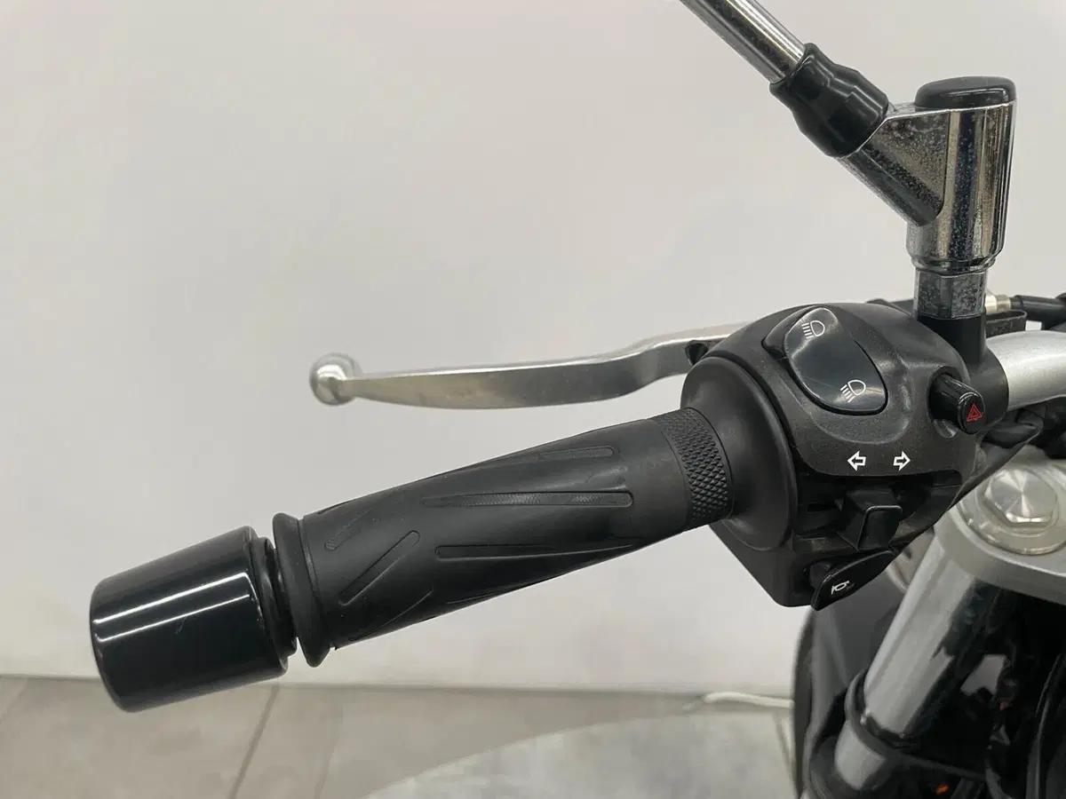 Yamaha FZ6 (2004 - 07) (13)