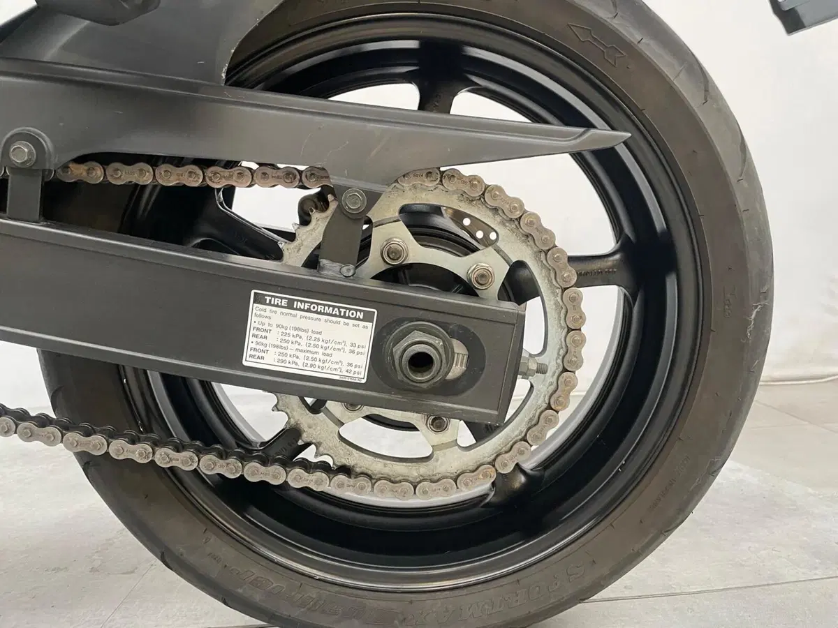 Yamaha FZ6 (2004 - 07) (15)