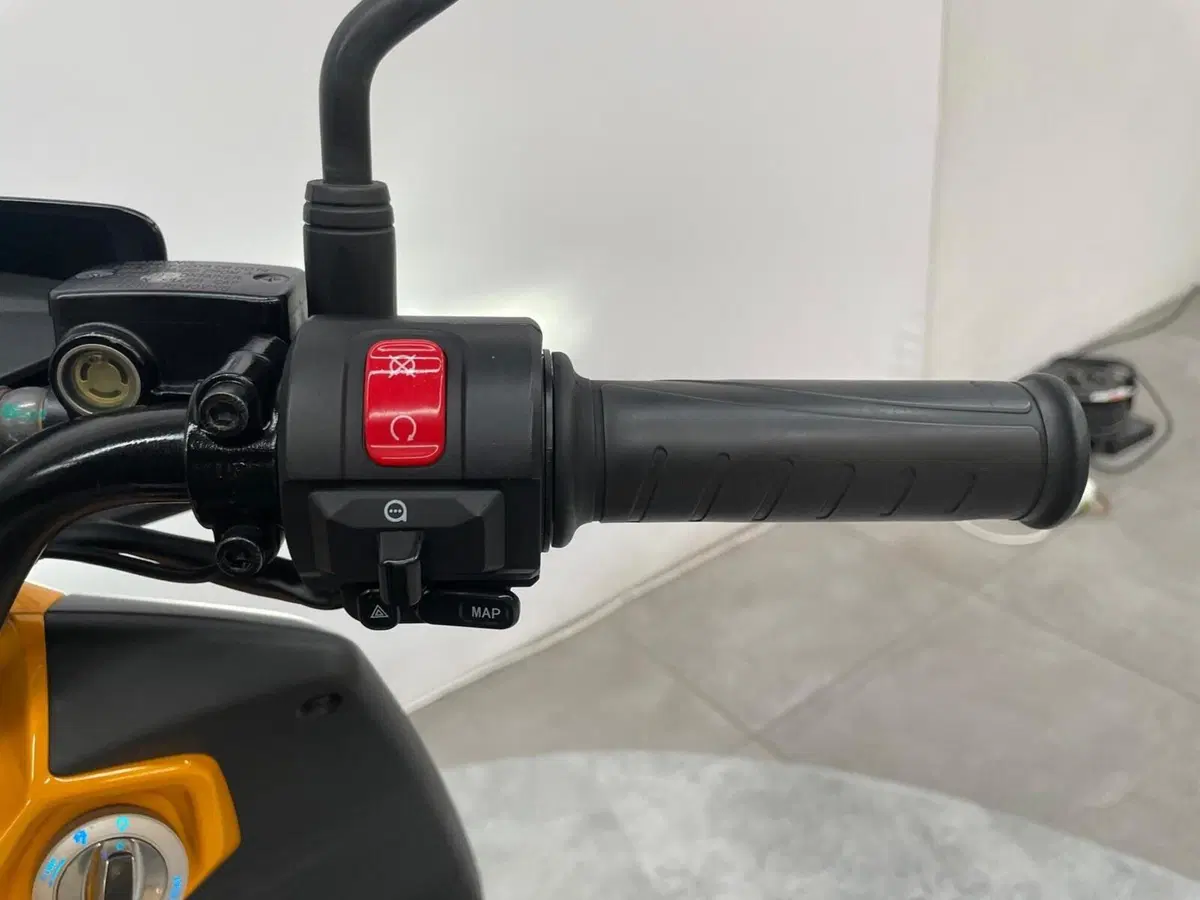 Piaggio 1 Active (2022 - 26) (4)