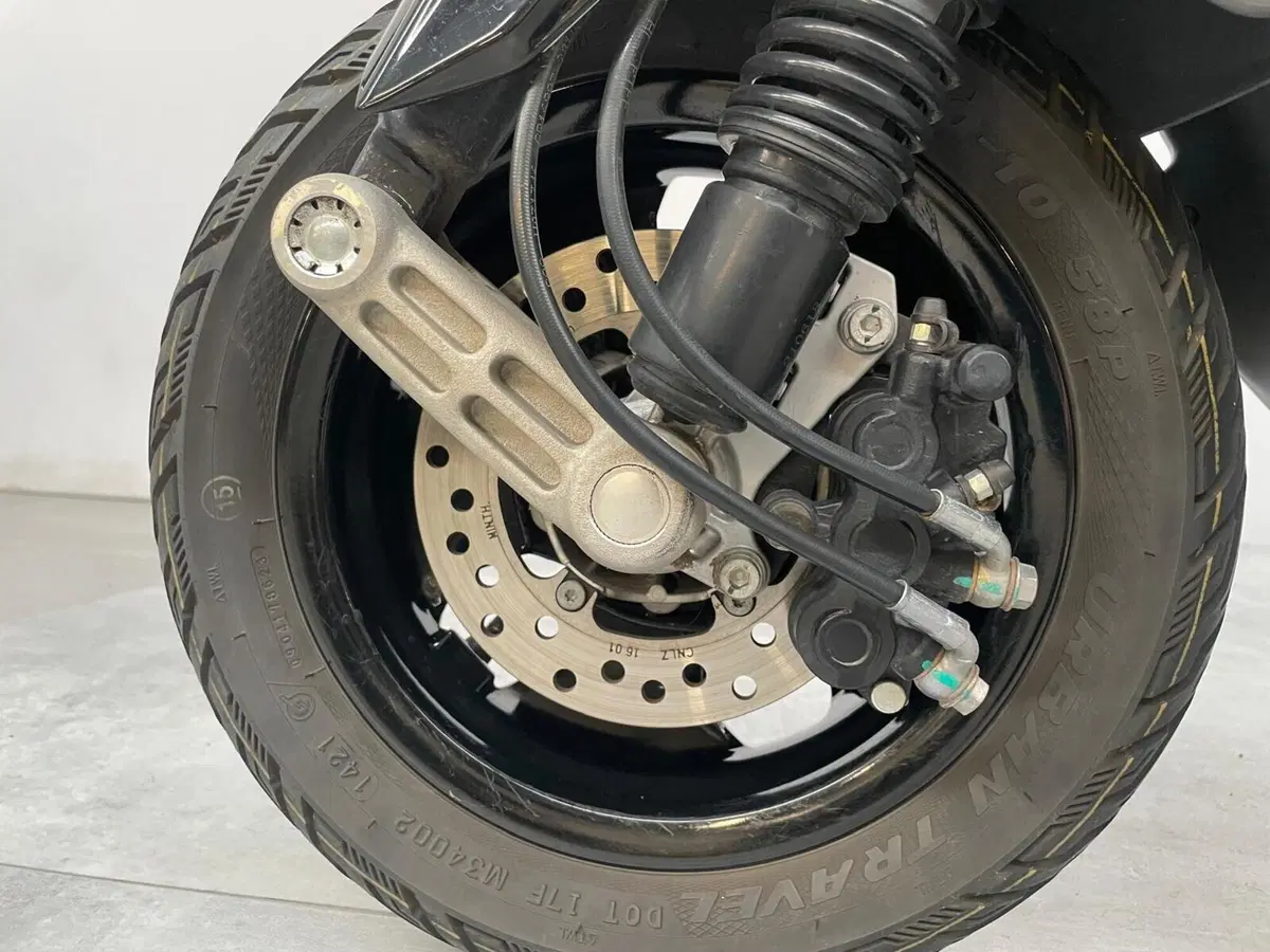 Piaggio 1 Active (2022 - 26) (6)