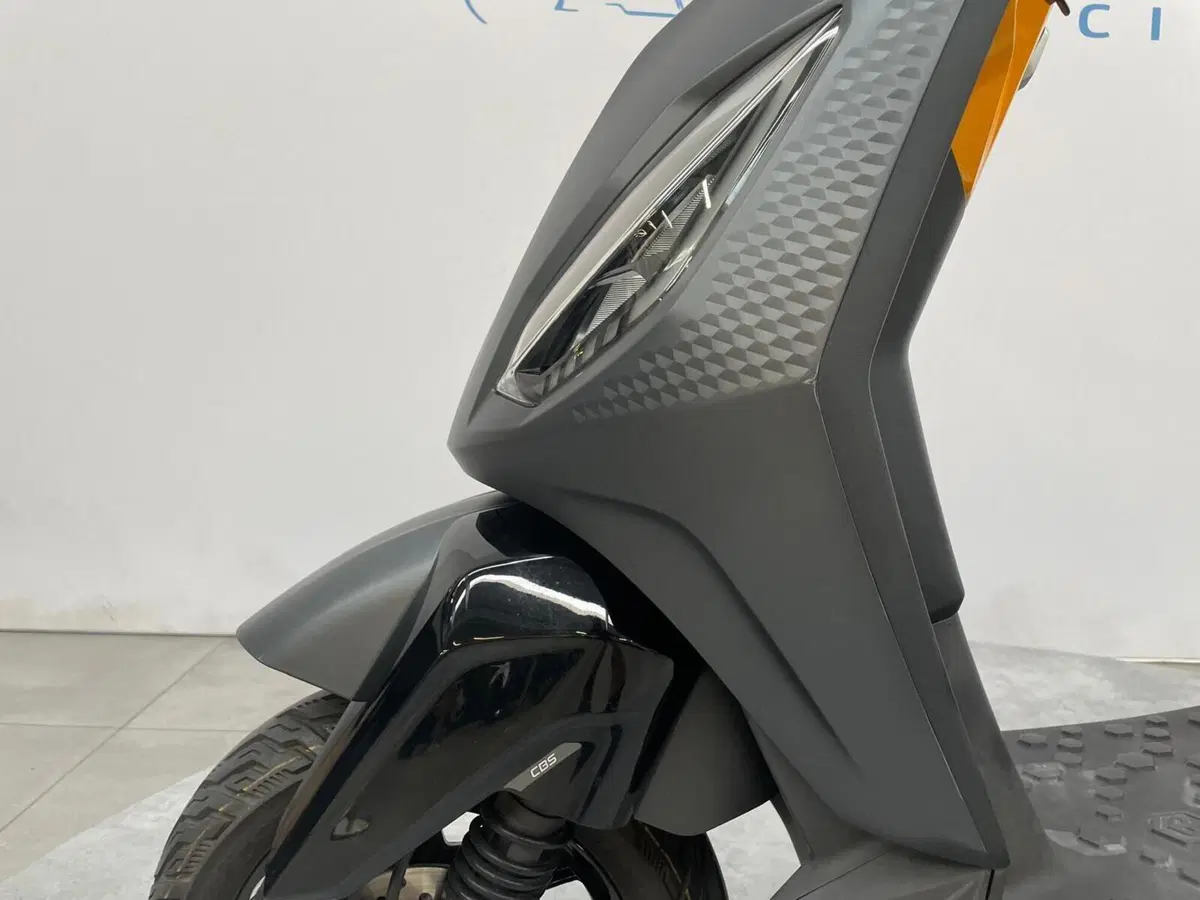 Piaggio 1 Active (2022 - 26) (12)