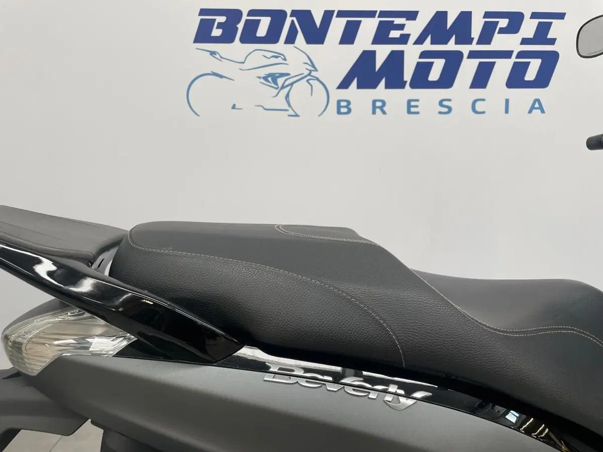 Piaggio Beverly 300 i.e. (2010 - 16) (11)