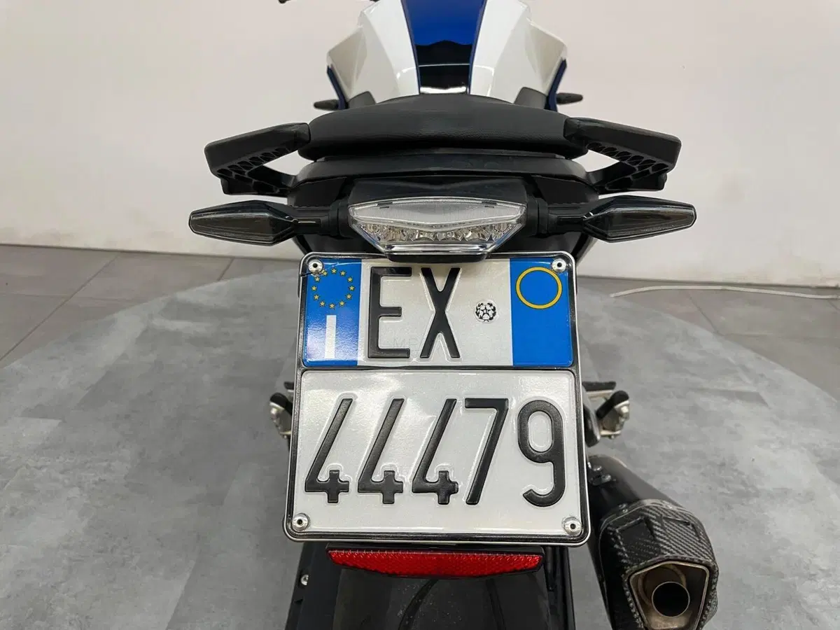 Bmw F 900 R (2021 - 24) (4)