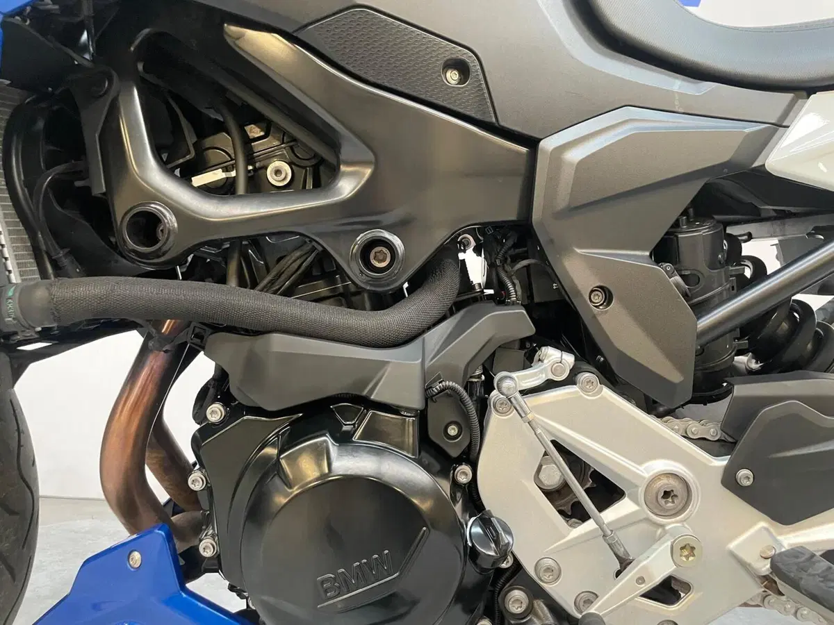 Bmw F 900 R (2021 - 24) (8)
