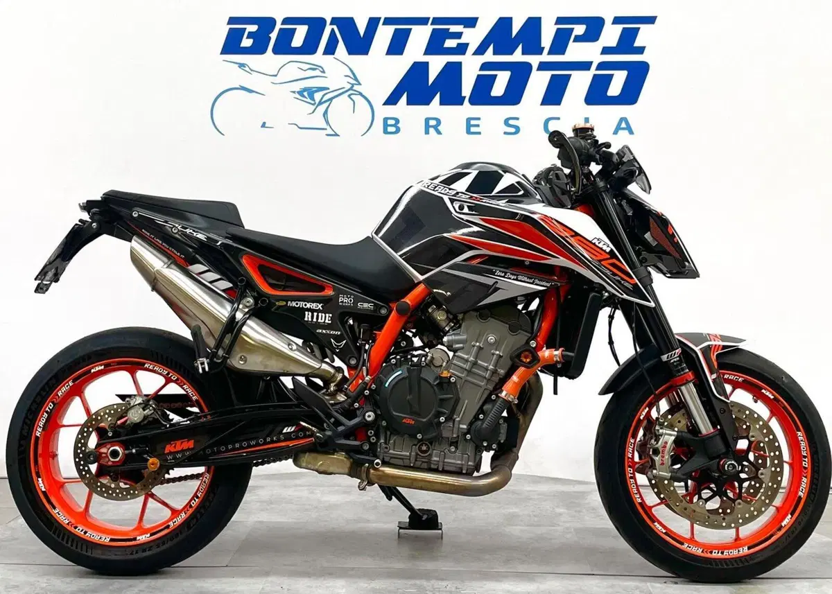 KTM 890 Duke R (2021)