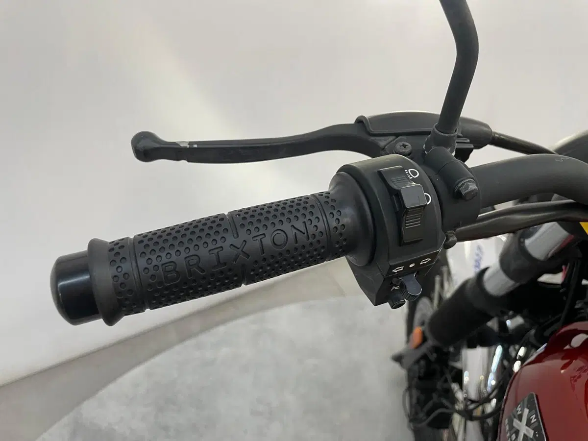 Brixton Motorcycles Cromwell 250 (2021 - 25) (18)