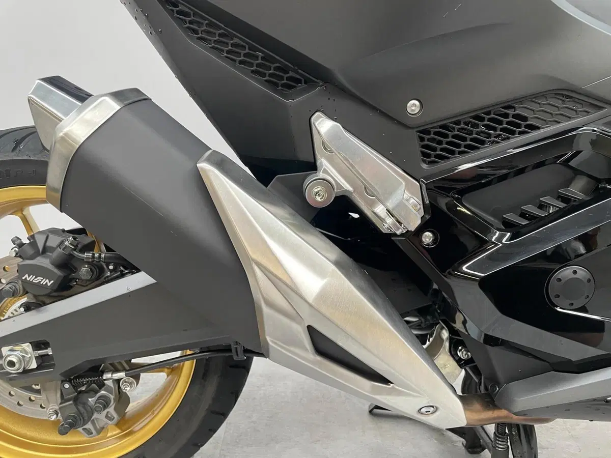 Honda Forza 750 DCT Special Edition (2024) (4)