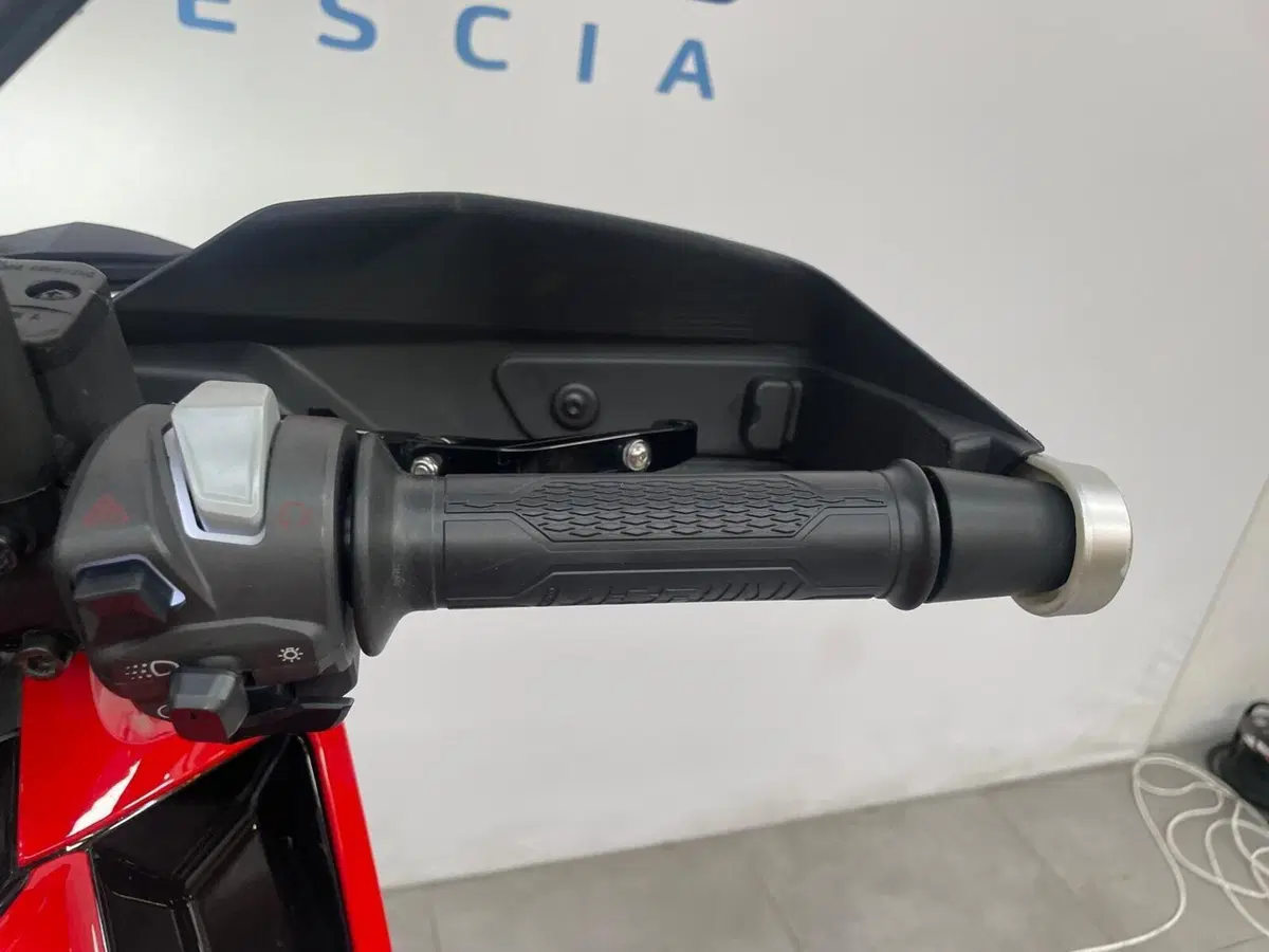 Moto Morini X-Cape 650 (2021 - 26) (9)