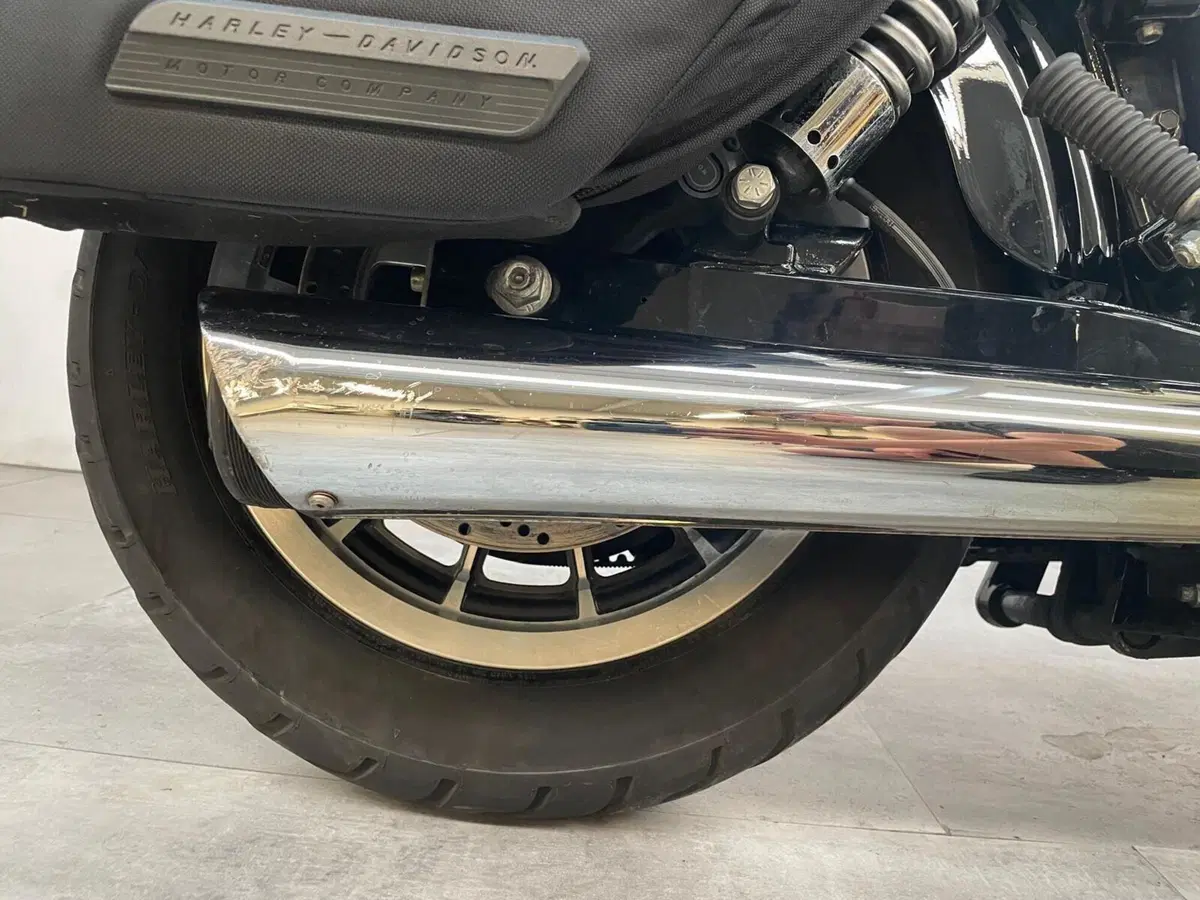 Harley-Davidson 1450 Super Glide T-Sport (2001 - 03) - FXDXT (7)