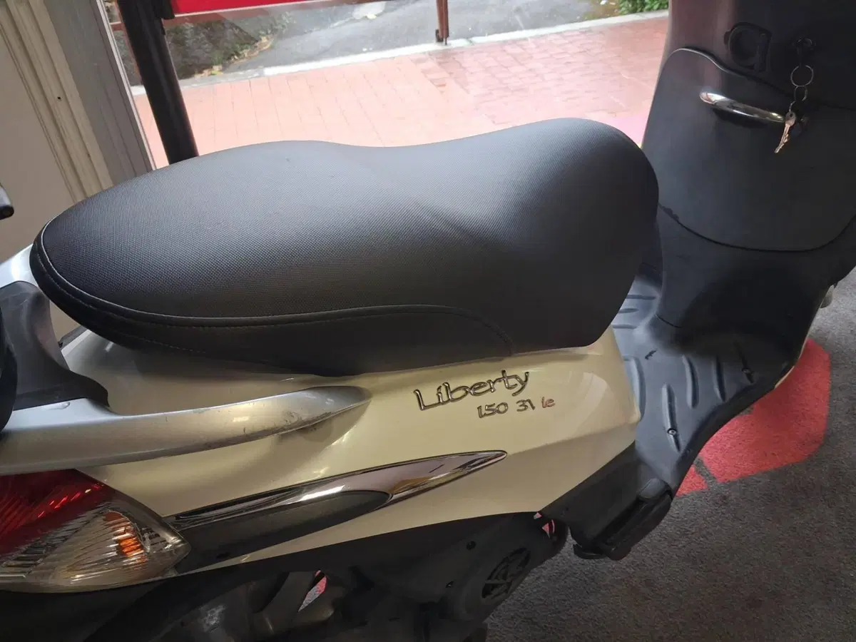 Piaggio Liberty 150 3V Full Optional (2013 - 15) (3)
