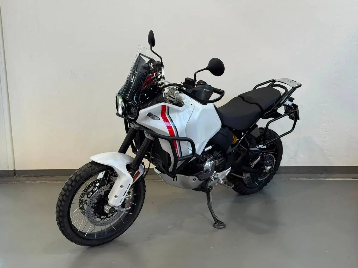 Ducati DesertX (2022 - 25) (2)