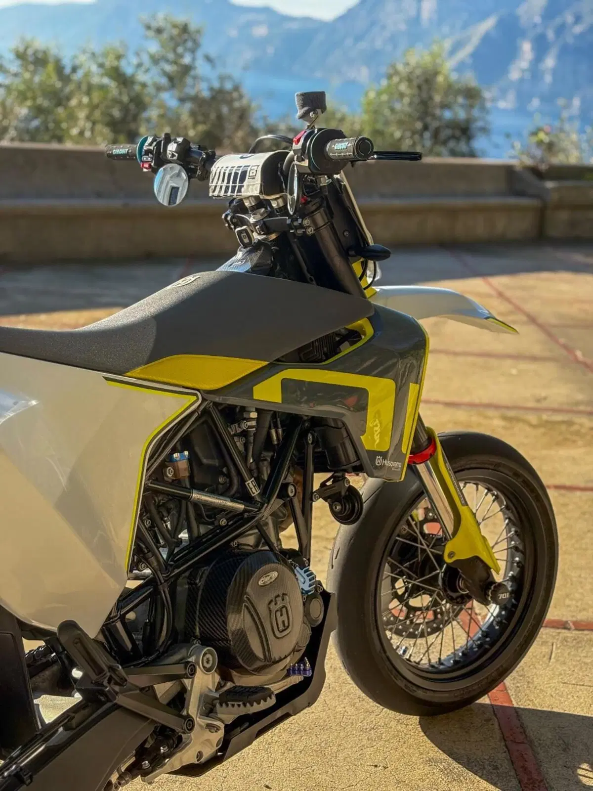 Husqvarna 701 Supermoto (2021) (6)
