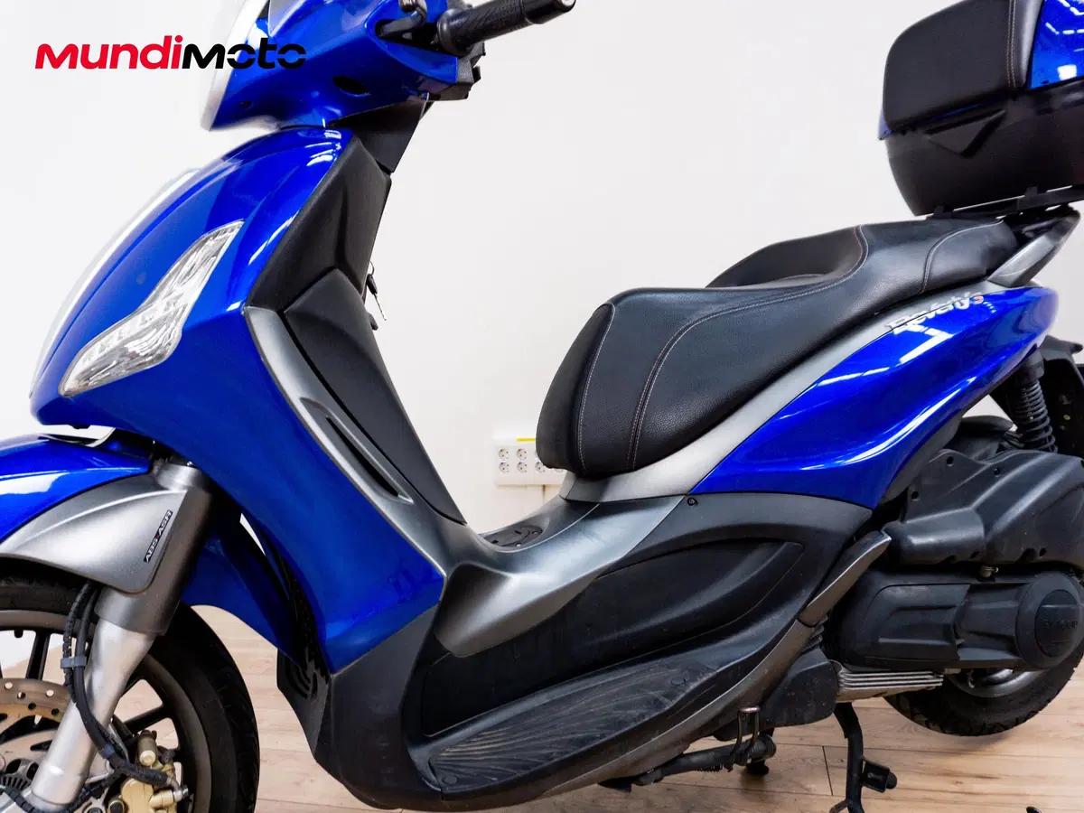 Piaggio Beverly 300 ABS-ASR (2021 - 25) (9)
