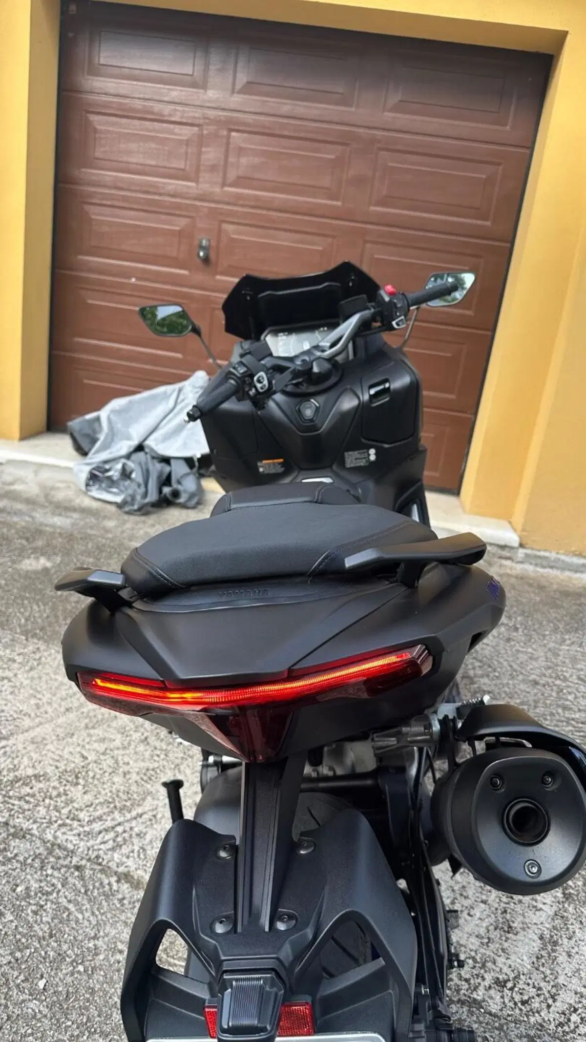 Yamaha T-Max 560 (2025 - 26) (4)