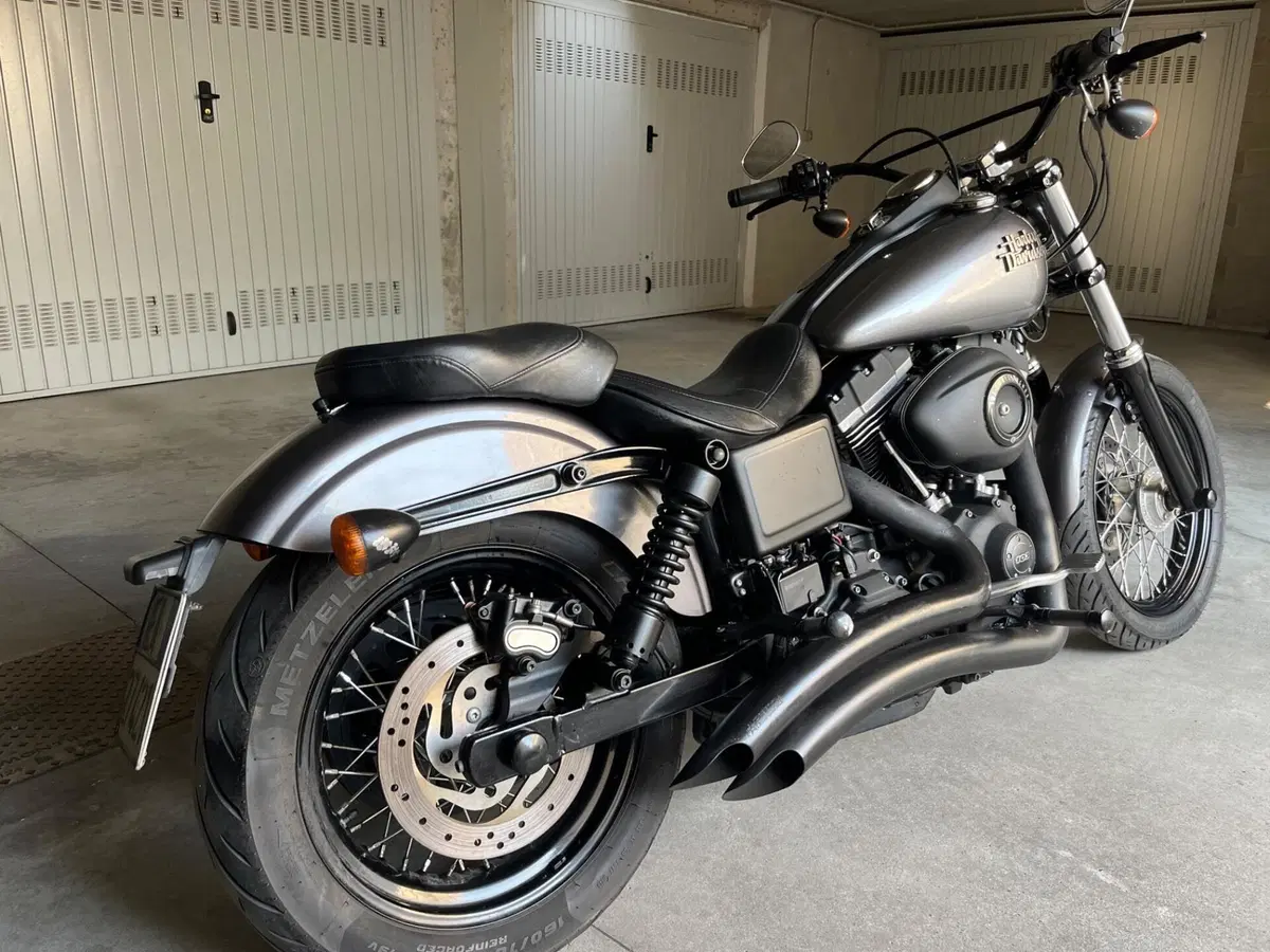 Harley-Davidson 1690 Street Bob Special (2015 - 16) - FXDB