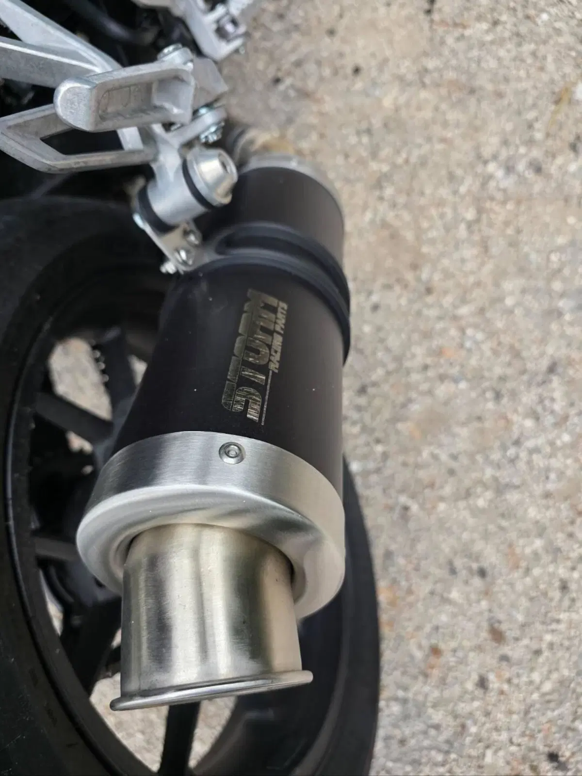 Honda CB 750 Hornet (2023 - 24) (4)