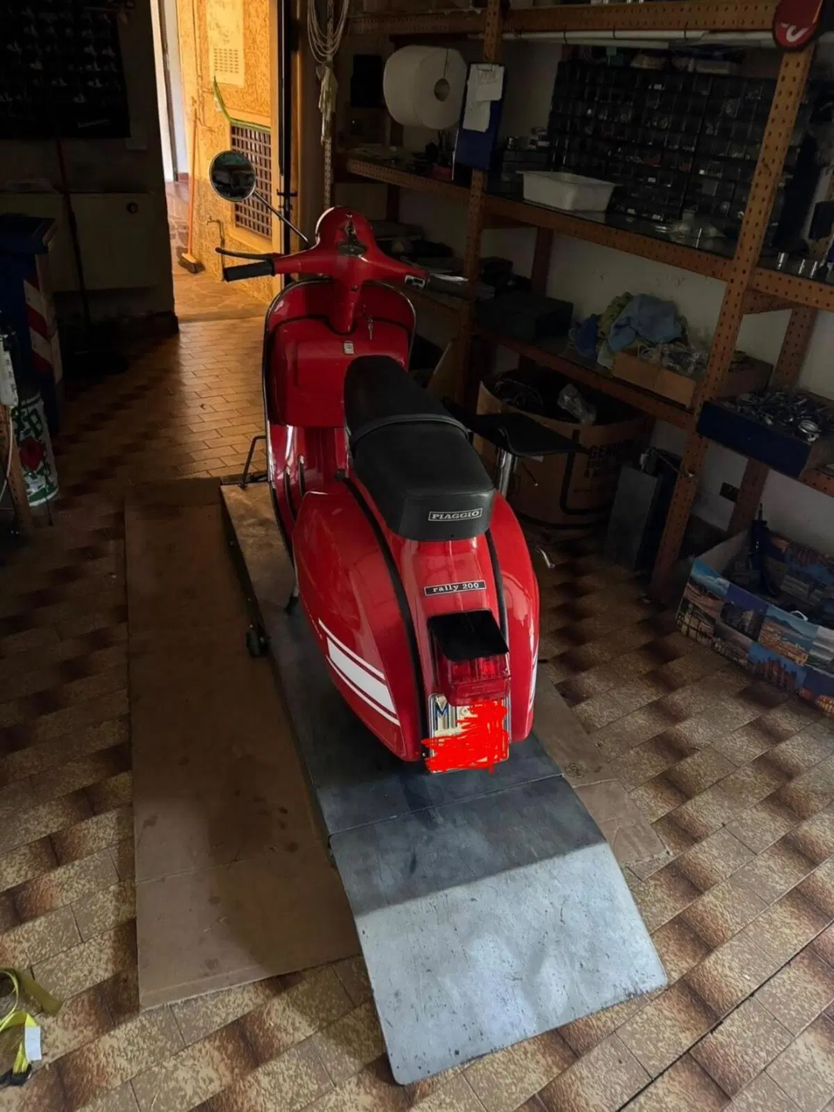 Piaggio Vespa 200 rally (2)