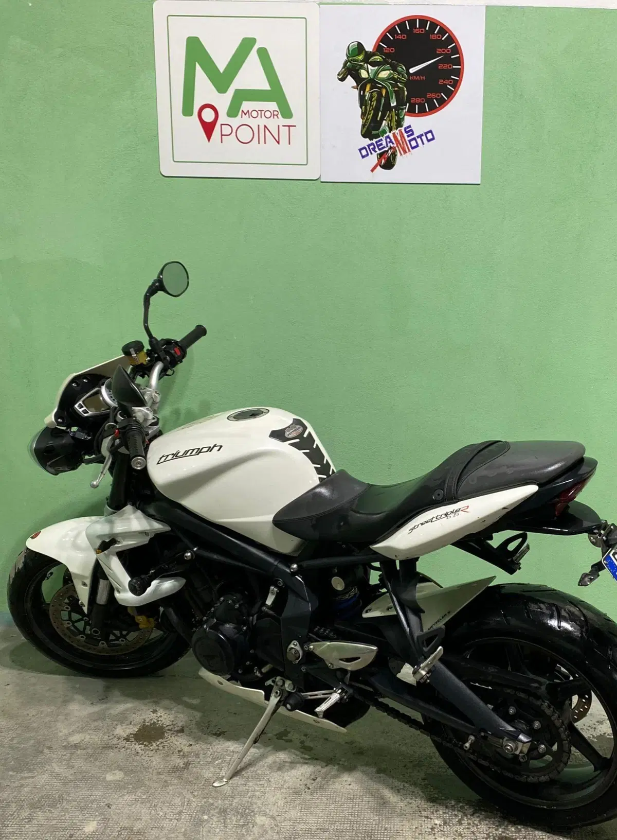 Triumph Street Triple R (2009 - 12) (2)